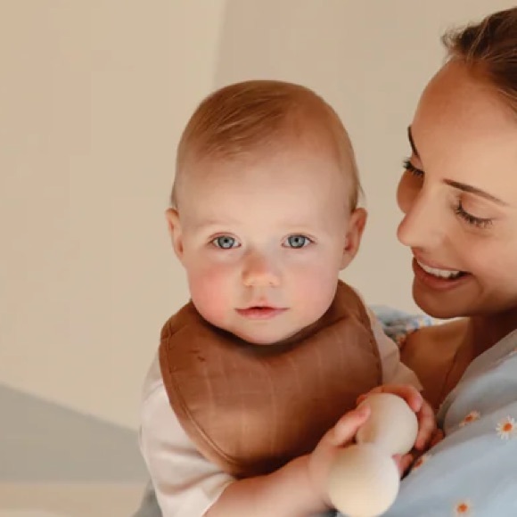 Set of 3 Mushie Cotton Bibs - Picture 3 of 6